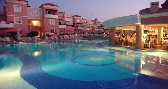 Hotel Alexandra Beach