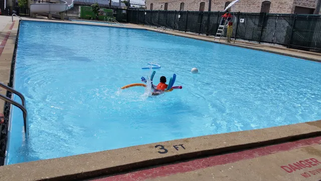 Humboldt Park Pool (Outdoor)
