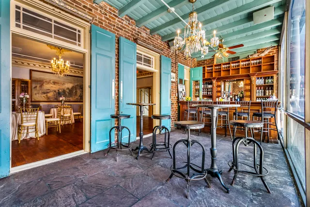 Rue Bourbon Parlours & Balconies