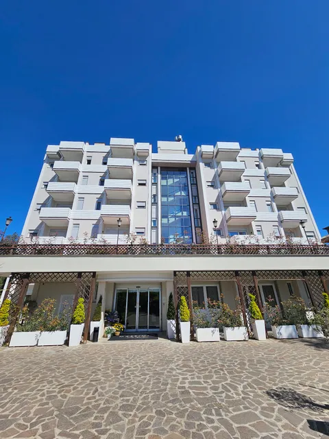 Massimi city garden hotel