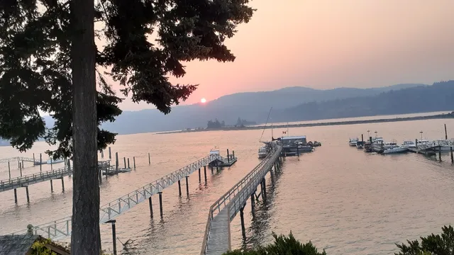 Salty Towers Oceanfront Cottages