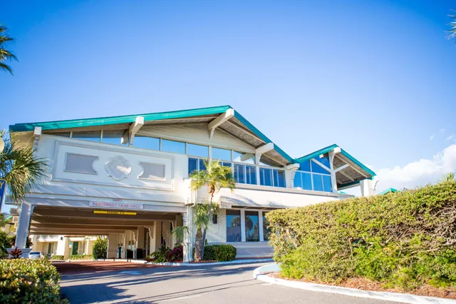 Best Western Plus Yacht Harbor Inn