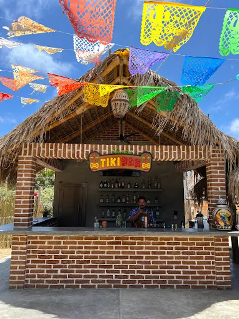 Tiki Santos Bar