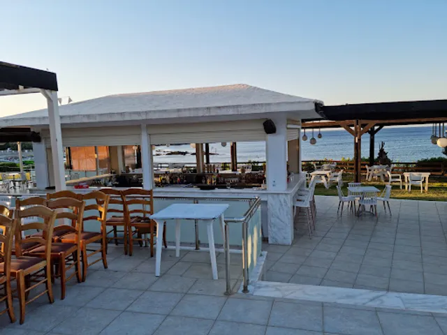 Fish-Taverna Tsambikos in Kavourakia