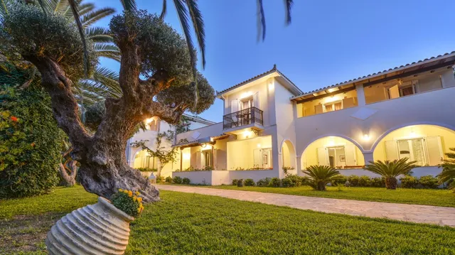 Villa Phoenix Apartments & Studios