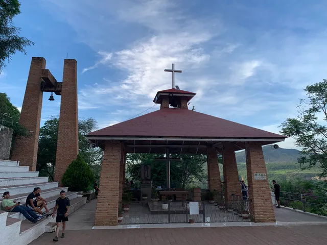 Barranca de Huentitán - Capilla y Camino Empedrado
