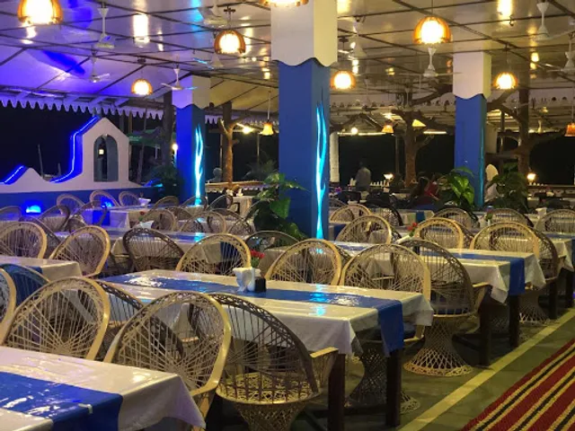 JOHNCY RESTAURANT & BAR