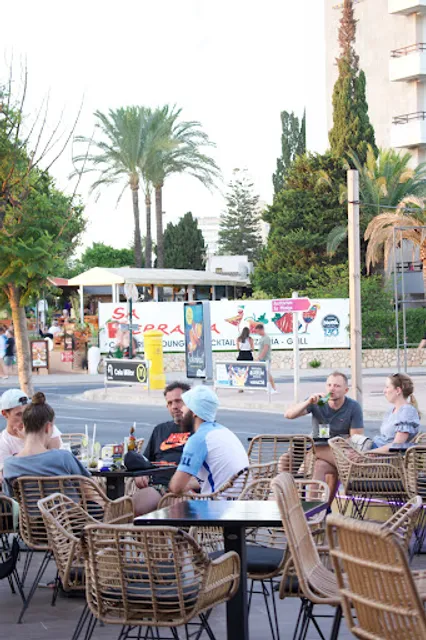 Nomad Cocktail & Shishas