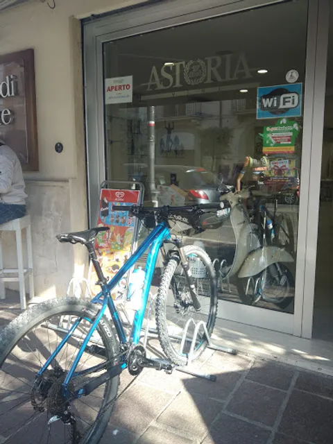 Amazon Counter - SAUDI WINE BAR