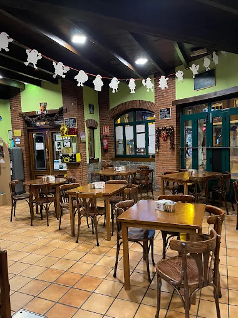 Sidreria La Escuela, Lugones