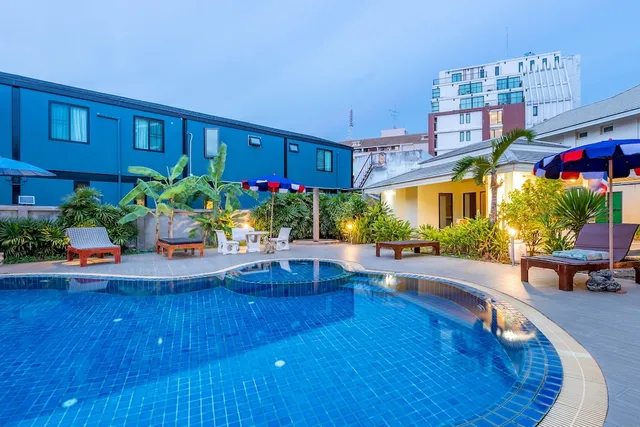 OYO 463 Royal Tycoon Place