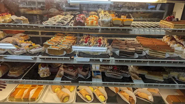 Mecatos Bakery & Café