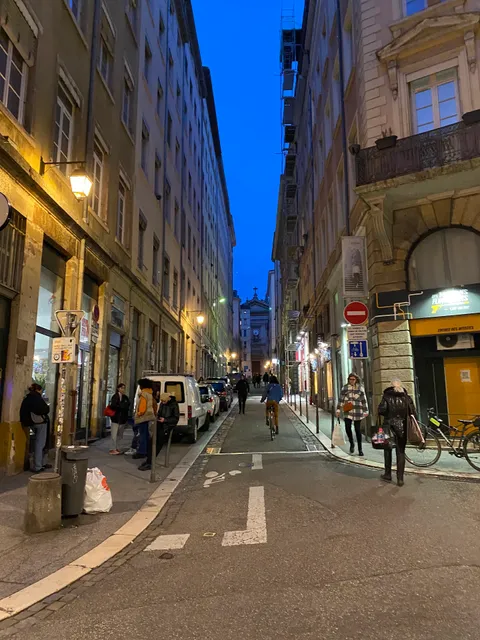 Cafe Theatre Les Tontons Flingueurs