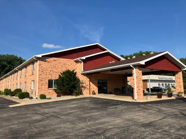 Watseka 24 Inn & Suites