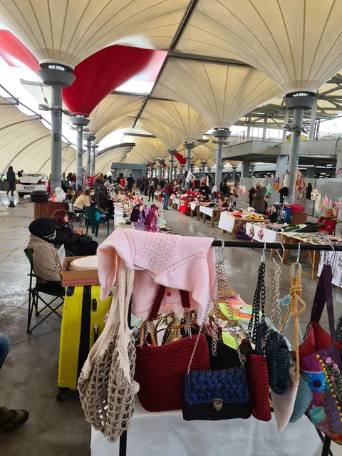 Yeni kapalı salı pazarı