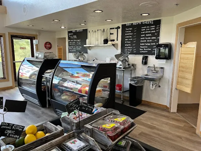 Surfside Bistro (Formerly The Market & Dine In Deli)