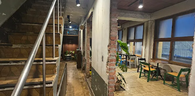 Brown Hands (Incheon)