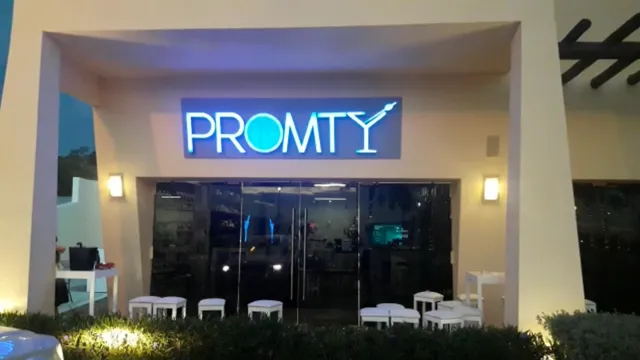 Plaza Las Fuentes de Cerro Colorado