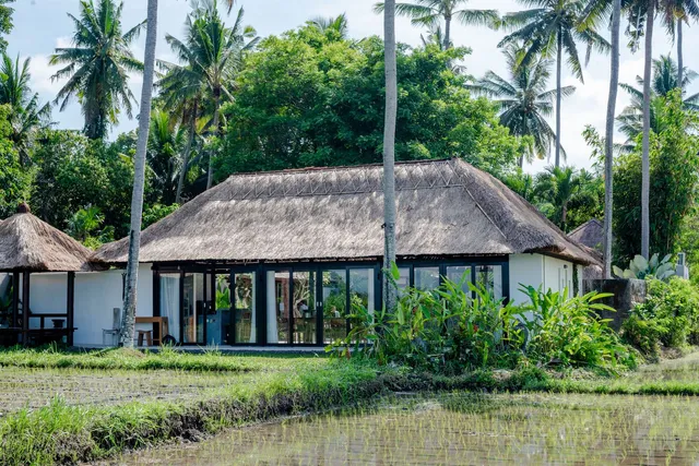Suga Estate - Rice Field View Villas