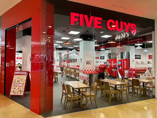 Five Guys Burgers and Fries Xanadú