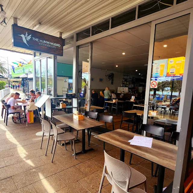 The Hummingbird Waterside Cafe