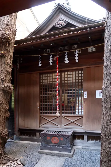 Yakyuinari Shrine