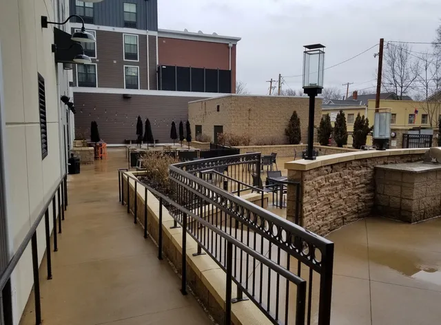 TownePlace Suites by Marriott Lawrence Downtown