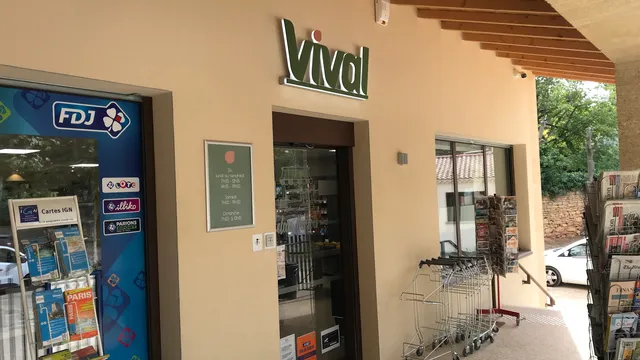 Le Relais Versois / Tabac Epicerie VIVAL Presse Loto Librairie du Pont du Gard