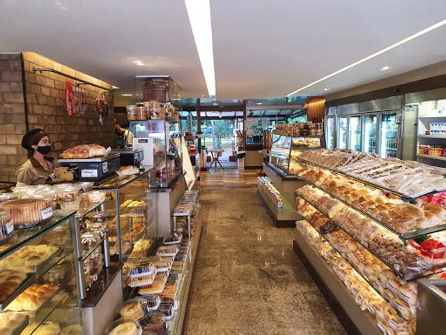 Colombo Breads and Delights