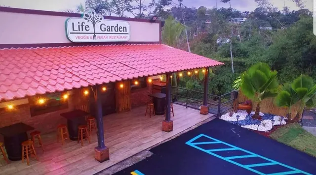 Life Garden Veggie and Vegan Restaurant