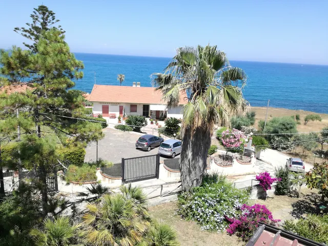 Villa Costa Saracena, Brucoli