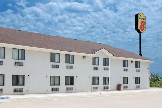 Super 8 by Wyndham Boonville