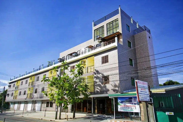 RedDoorz Plus near Camella La Brisa Lapulapu