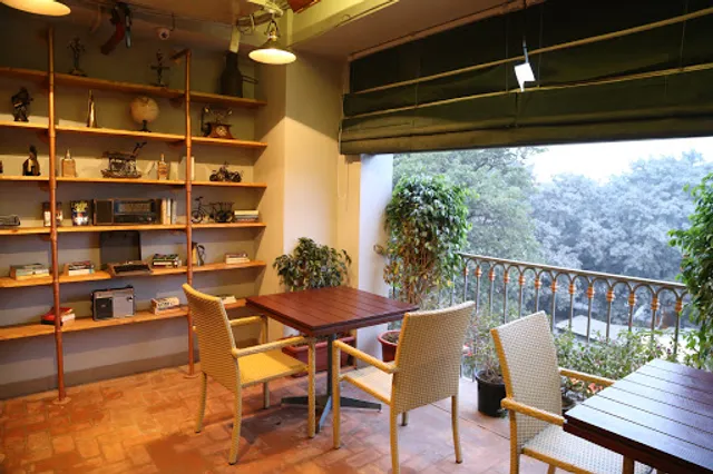 Locale Restaurent & Bar