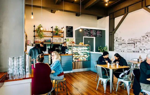 Emmalou Macaron & Coffee House