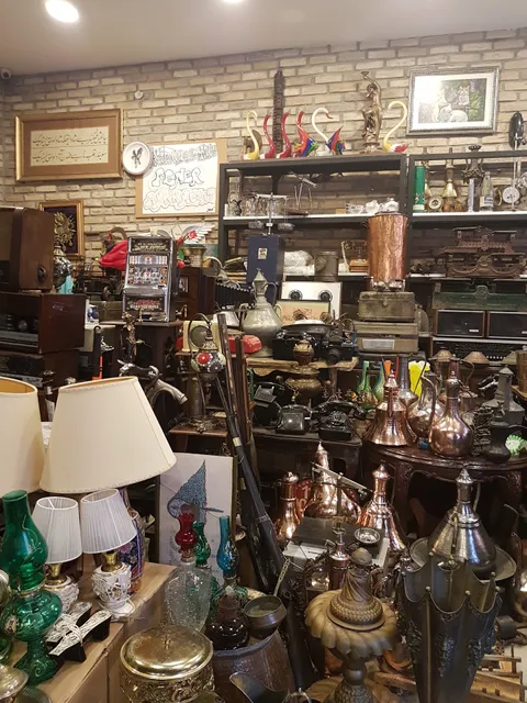 Lighthouse Antique Auctions