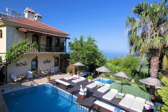 Mandarin & Mango Boutique Hotel