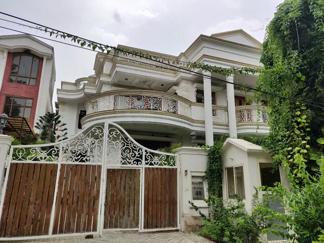 OYO Hotel Harry's Bed And Breakfast Near Aravali Biodiversity Park