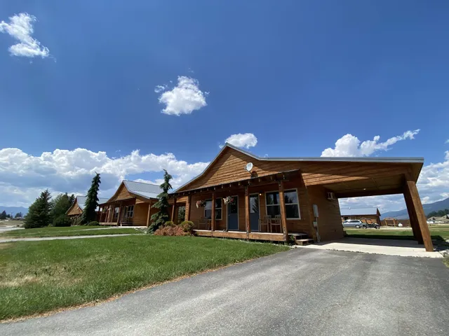 Riverstone Family Lodge