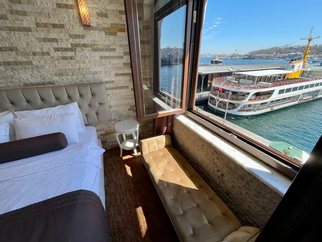 Weingart Seaside Hotel