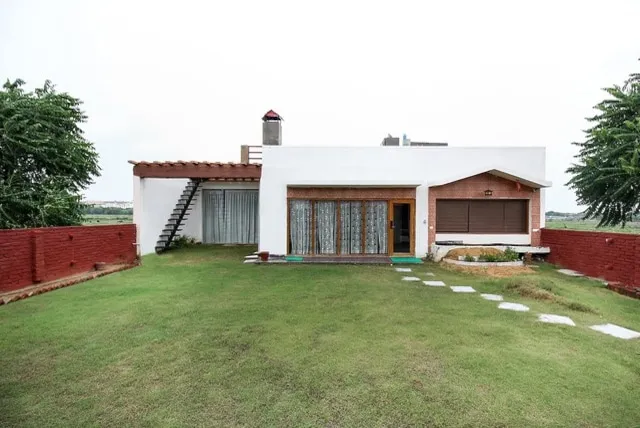 OYO Home 19976 Luxury Farmhouse