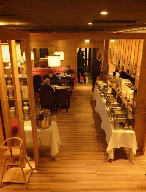 Da Zhong Hua Restaurant