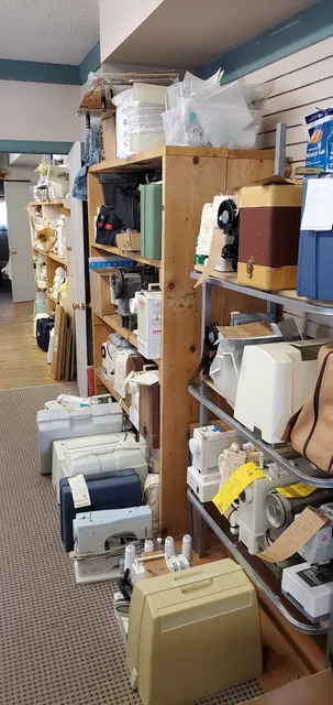 Wallaces Stitchin Post