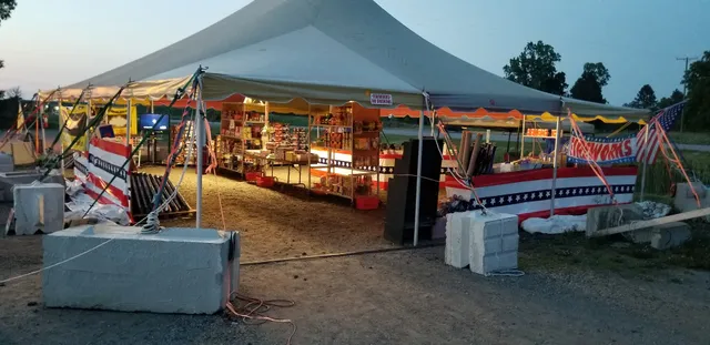 Sparky's Fireworks Tent I96-M52
