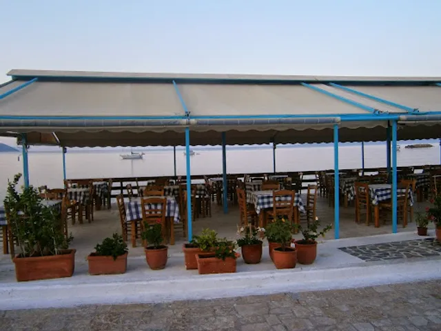 Restaurant OINOYSSES Finikounda