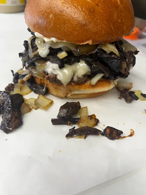 Mom’Ma Bear’s Burgers