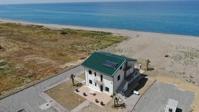 Green House Beach - Villa Apartments