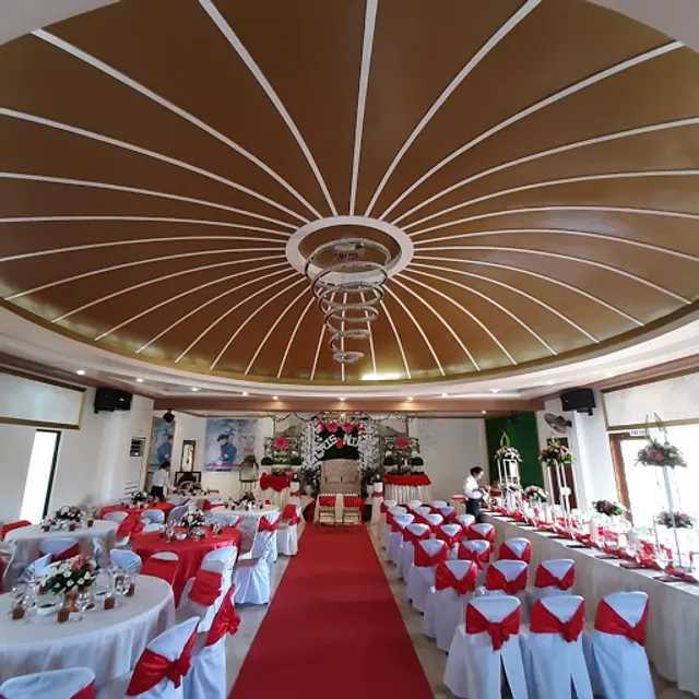 Vencios Garden Hotel and Restaurant