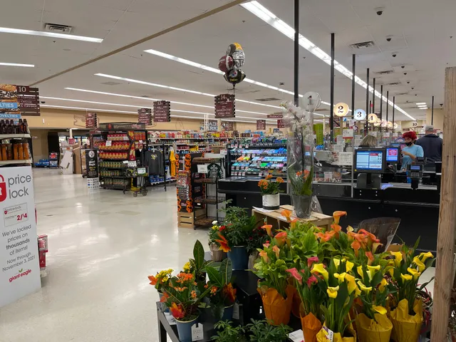 Giant Eagle Supermarket