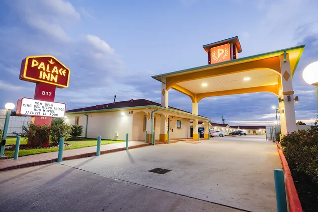 Palace Inn Pasadena @ TX-225 & Richey St